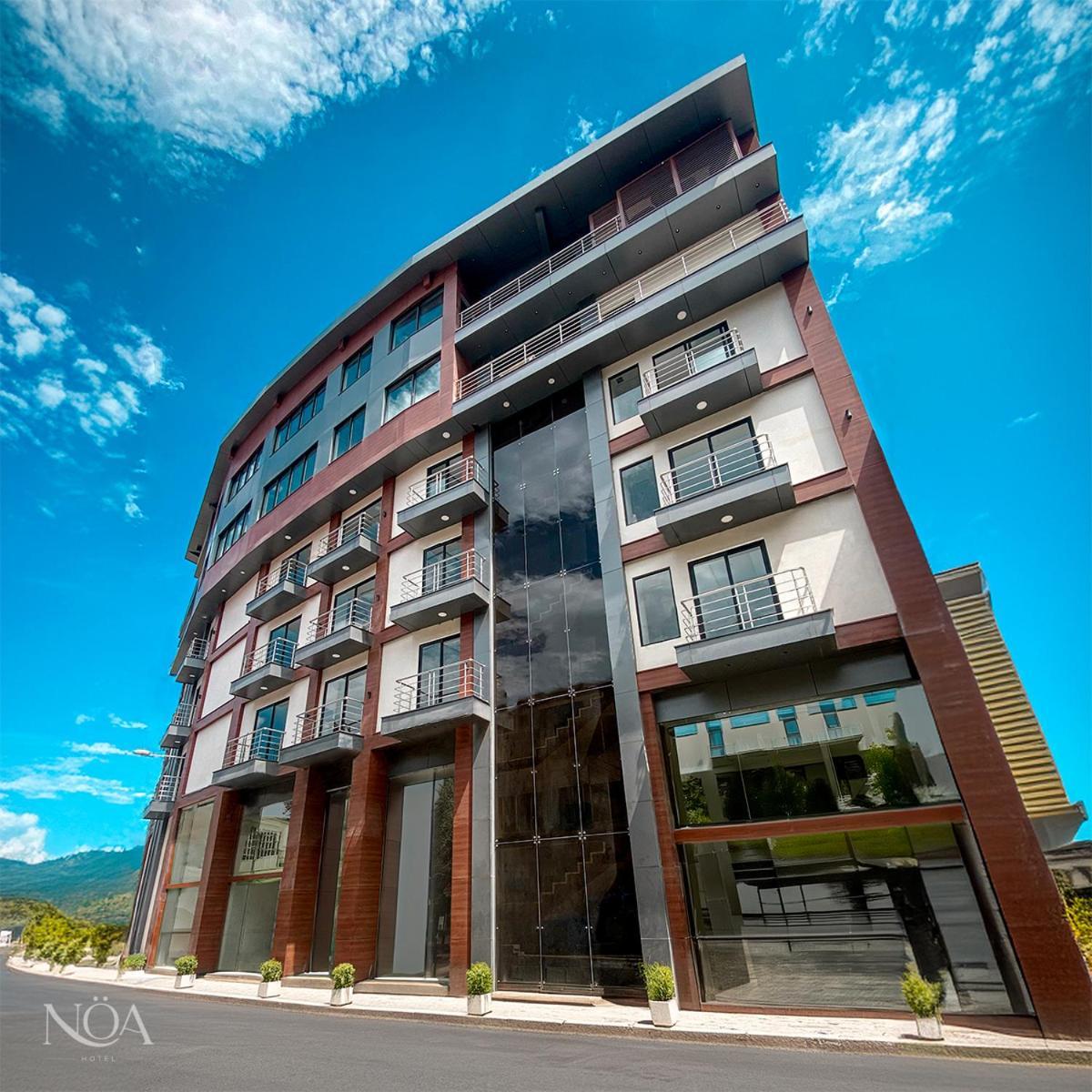 Noea Hotel Pinas Exterior photo